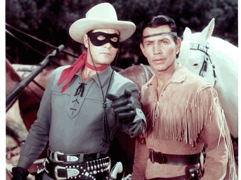 ¿The Lone Ranger? Aventuras del Salvaje Oeste con un Enmascarado Misterioso y su Leal Compañero Caballo!