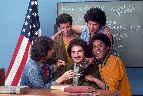 ¡Welcome Back Kotter: Un viaje nostálgico a los años 70 con un elenco inolvidable!